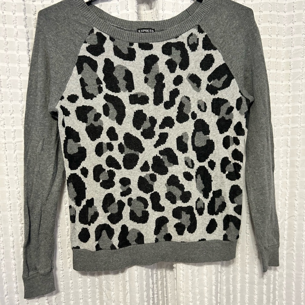 Express Womens Gray Leopard Print Raglan Long Sleeve Cotton Knit Sweater S